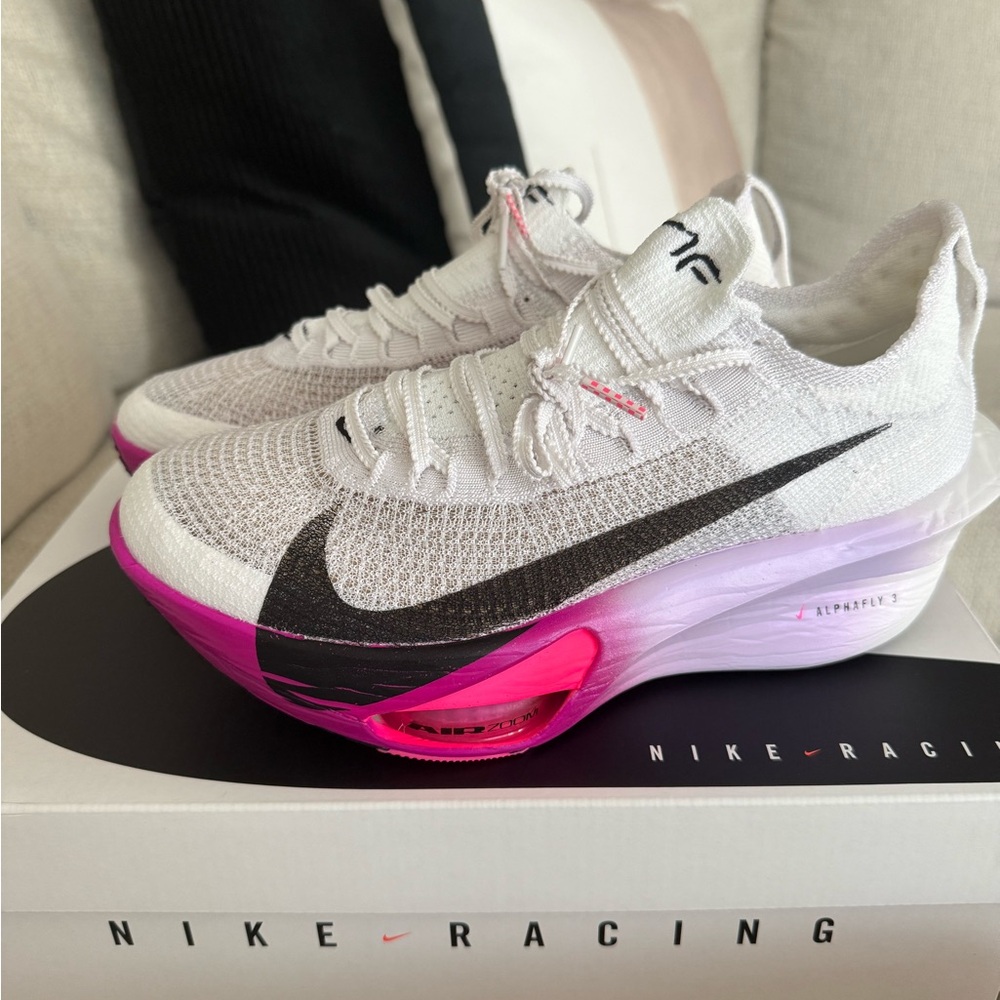 NEW Nike Alphafly 3 racing shoes. Size 10 Women’s!